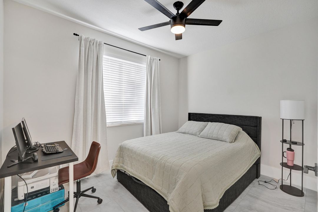 出租: $4,500 (3 贝兹, 3 浴室, 1957 平方英尺)