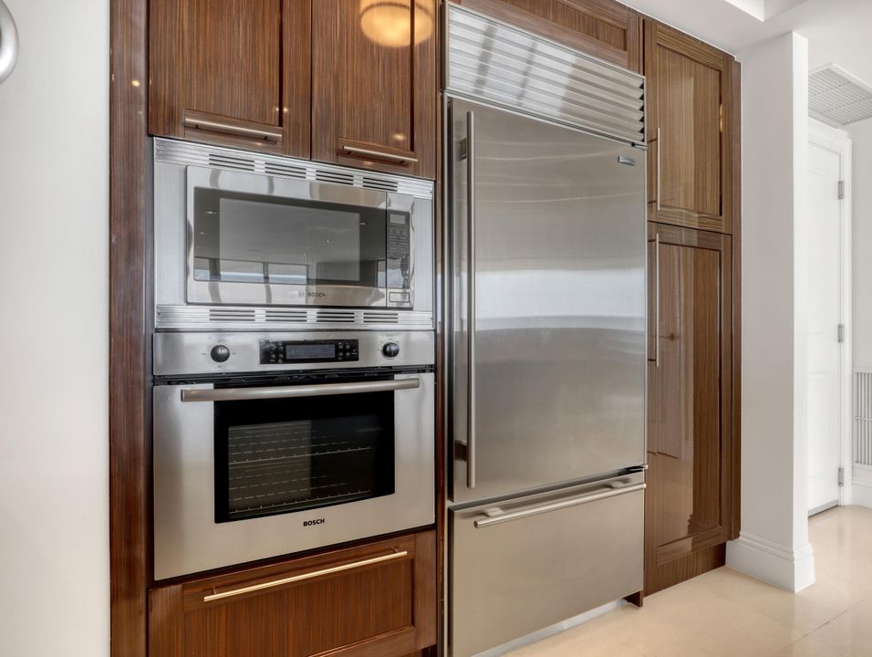 出租: $14,000 (2 贝兹, 2 浴室, 1920 平方英尺)