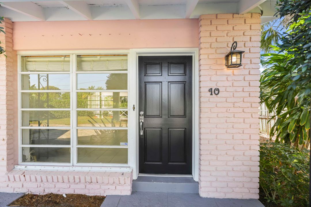 合同活跃: $775,000 (2 贝兹, 2 浴室, 1273 平方英尺)