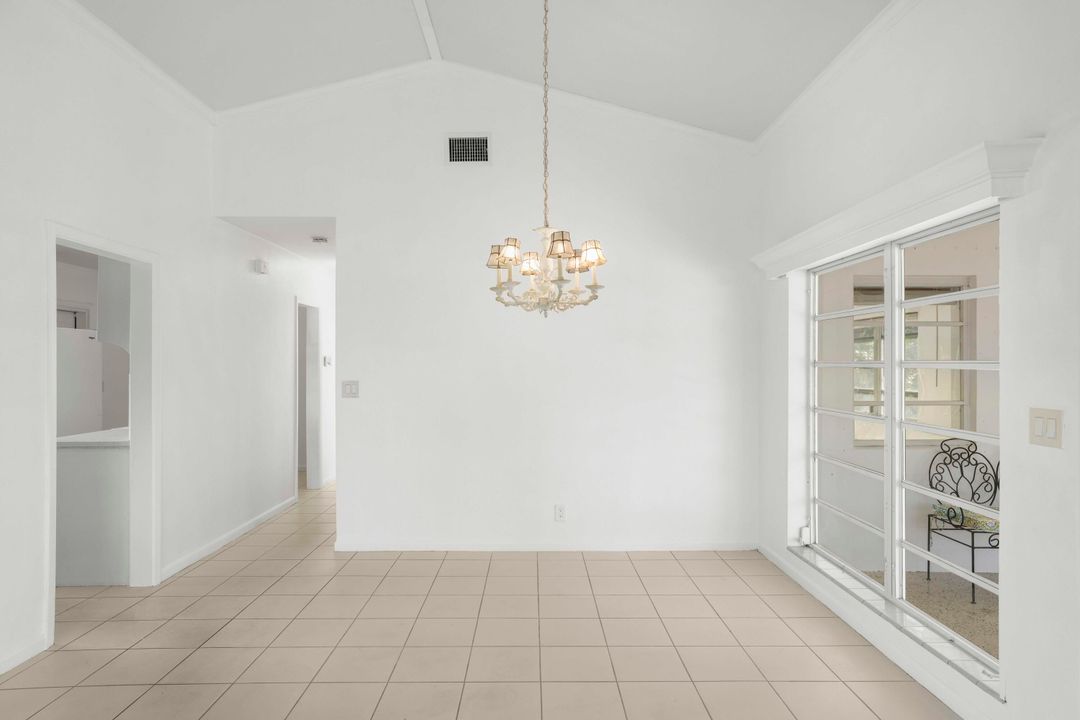 合同活跃: $775,000 (2 贝兹, 2 浴室, 1273 平方英尺)