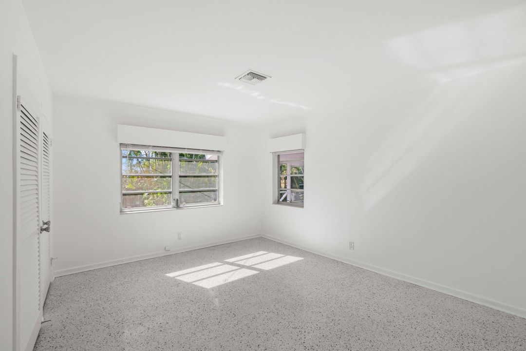 合同活跃: $775,000 (2 贝兹, 2 浴室, 1273 平方英尺)