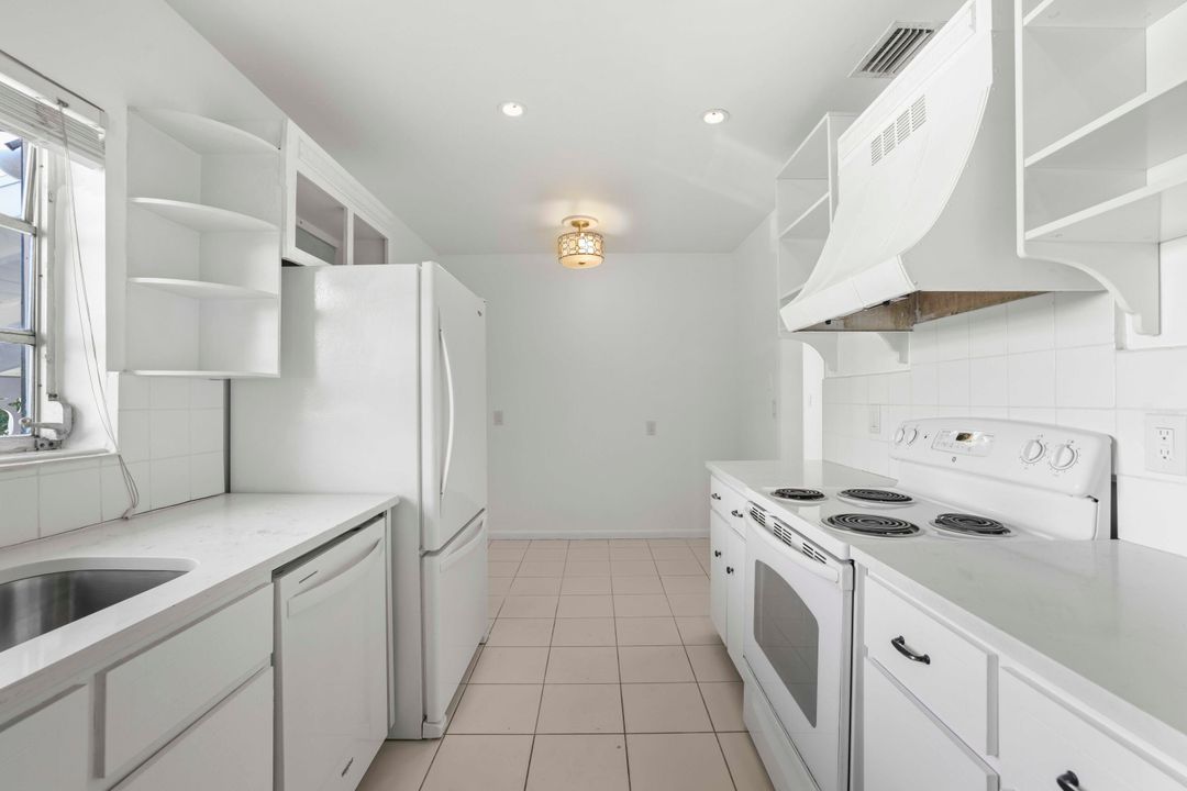 合同活跃: $775,000 (2 贝兹, 2 浴室, 1273 平方英尺)