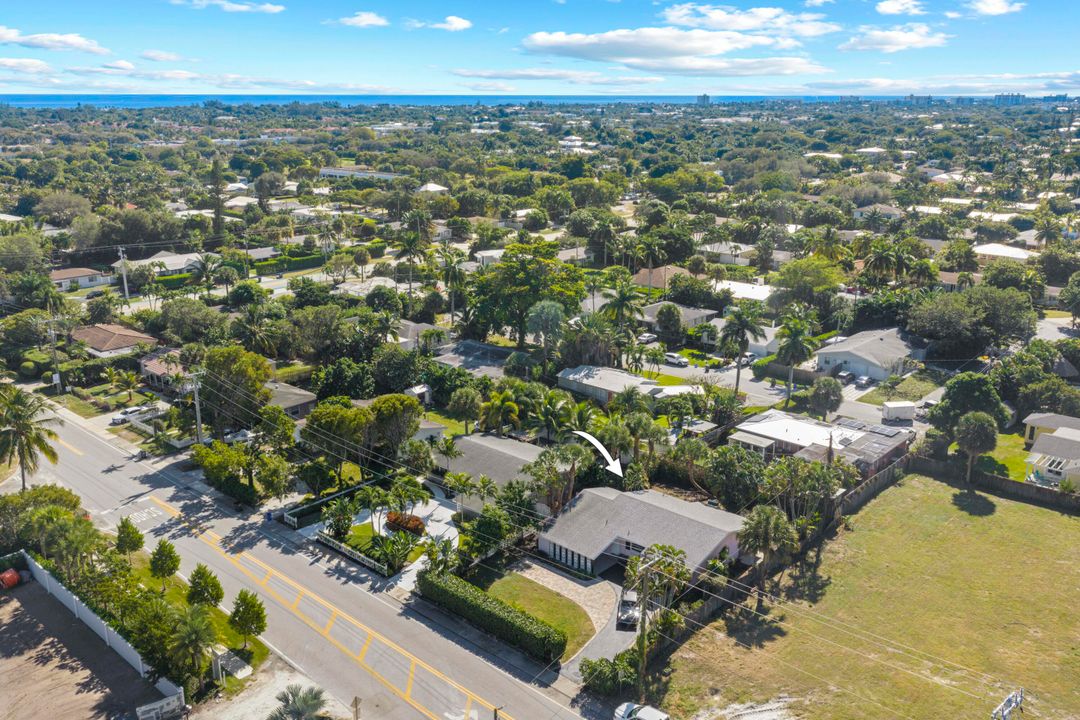 合同活跃: $775,000 (2 贝兹, 2 浴室, 1273 平方英尺)