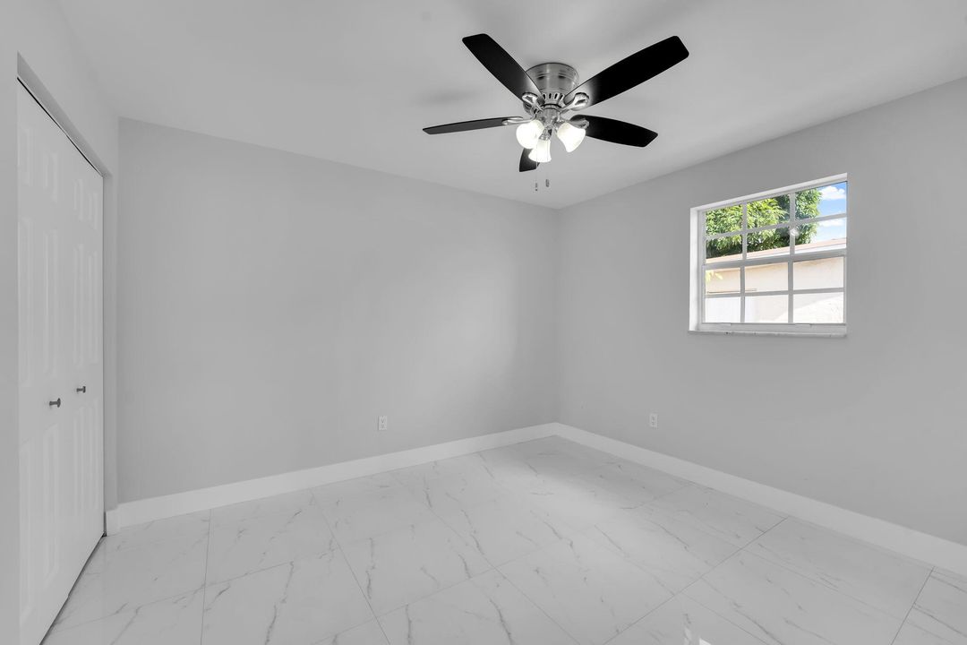 Activo con contrato: $359,000 (2 camas, 2 baños, 1179 Pies cuadrados)