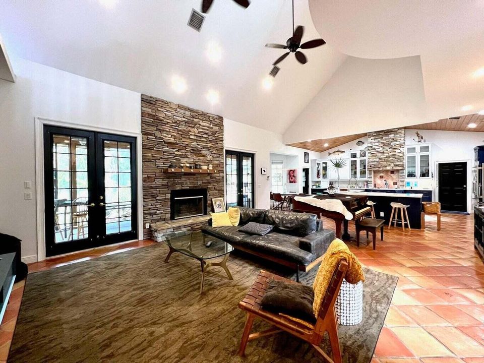 En Renta: $4,500 (4 camas, 3 baños, 3931 Pies cuadrados)