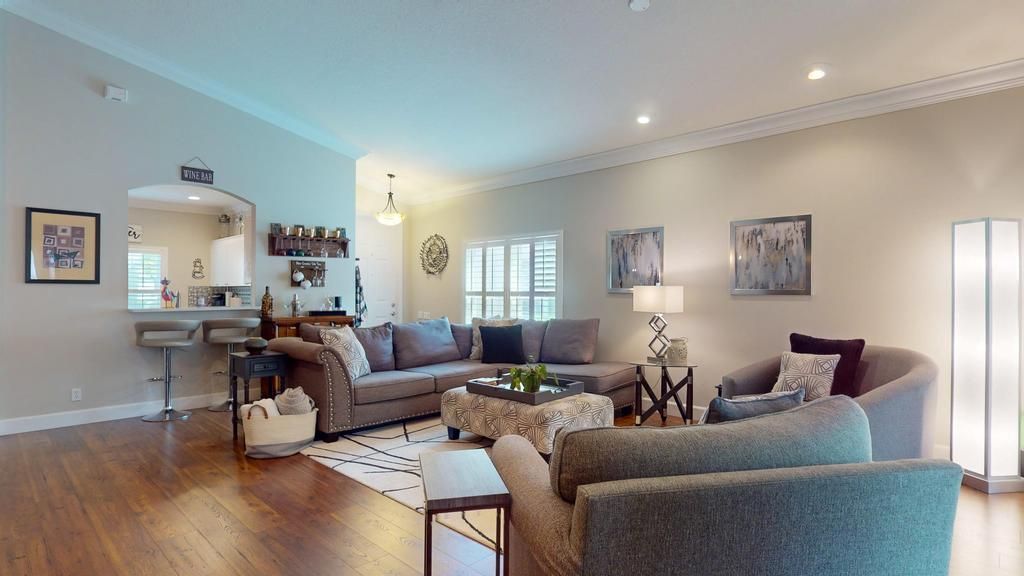 Active With Contract: $310,000 (2 beds, 2 baths, 1650 Square Feet)