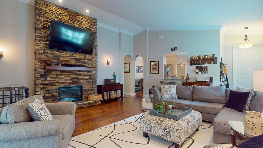 Active With Contract: $310,000 (2 beds, 2 baths, 1650 Square Feet)