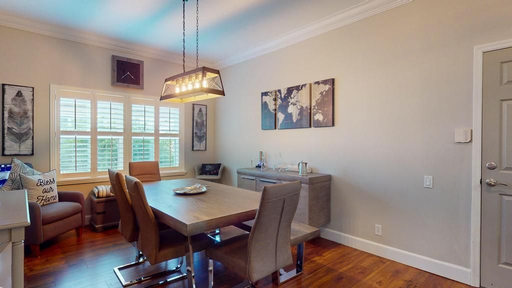 Active With Contract: $310,000 (2 beds, 2 baths, 1650 Square Feet)