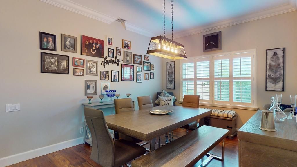 Active With Contract: $310,000 (2 beds, 2 baths, 1650 Square Feet)