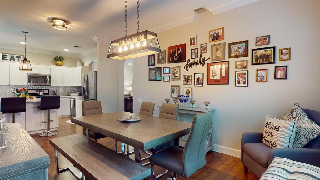 Active With Contract: $310,000 (2 beds, 2 baths, 1650 Square Feet)