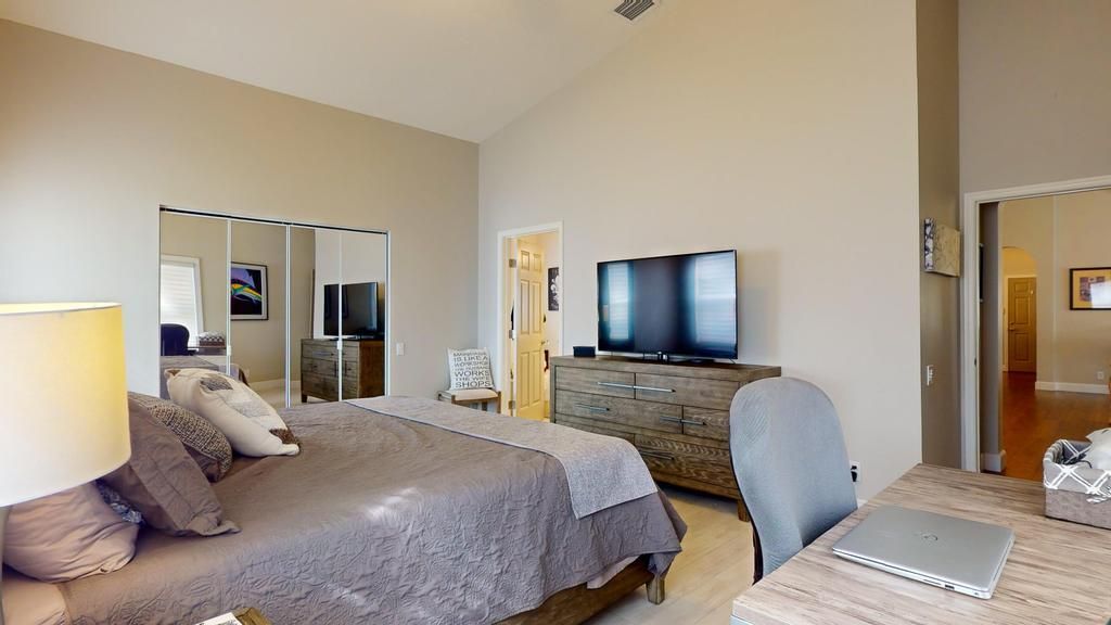 Active With Contract: $310,000 (2 beds, 2 baths, 1650 Square Feet)