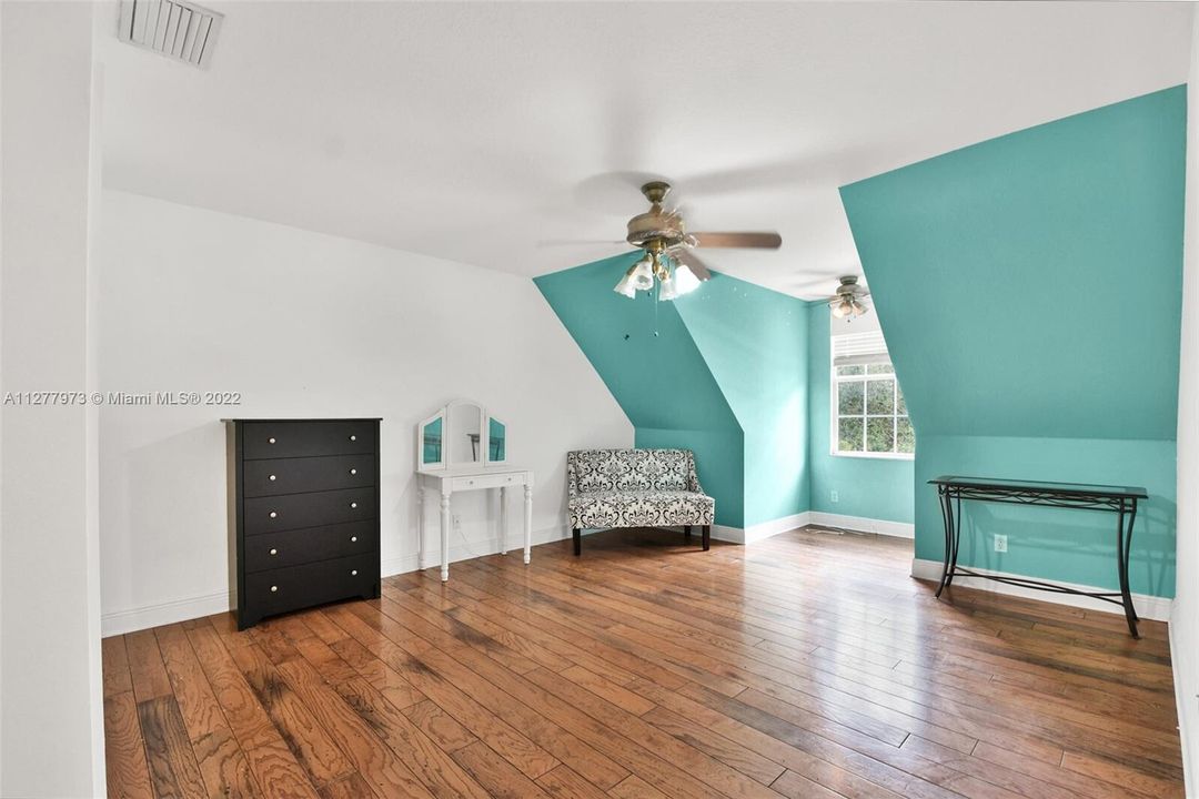 En Renta: $4,500 (4 camas, 3 baños, 3931 Pies cuadrados)