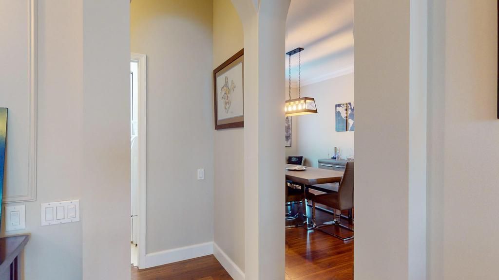 Active With Contract: $310,000 (2 beds, 2 baths, 1650 Square Feet)