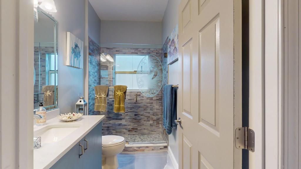 Active With Contract: $310,000 (2 beds, 2 baths, 1650 Square Feet)