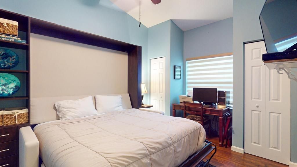 Active With Contract: $310,000 (2 beds, 2 baths, 1650 Square Feet)