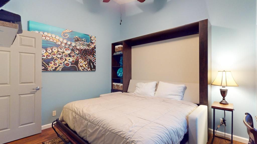 Active With Contract: $310,000 (2 beds, 2 baths, 1650 Square Feet)