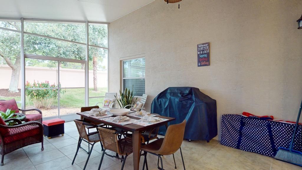 Active With Contract: $310,000 (2 beds, 2 baths, 1650 Square Feet)