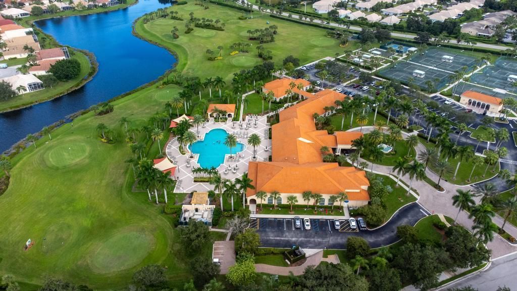 Active With Contract: $310,000 (2 beds, 2 baths, 1650 Square Feet)