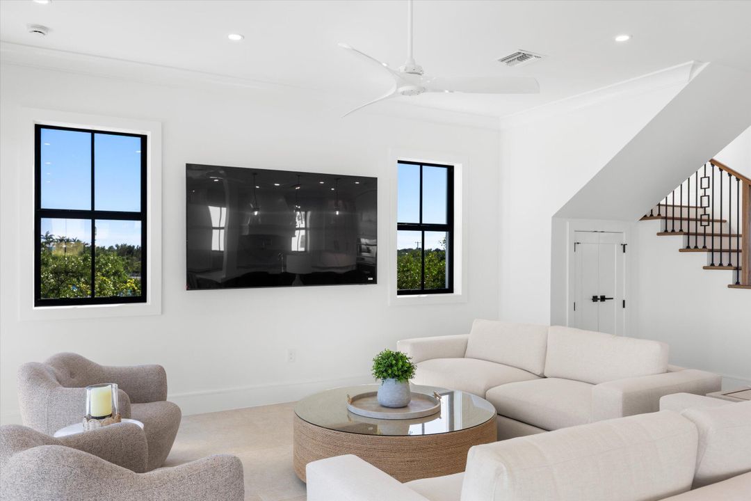 待售: $4,000,000 (5 贝兹, 5 浴室, 6514 平方英尺)