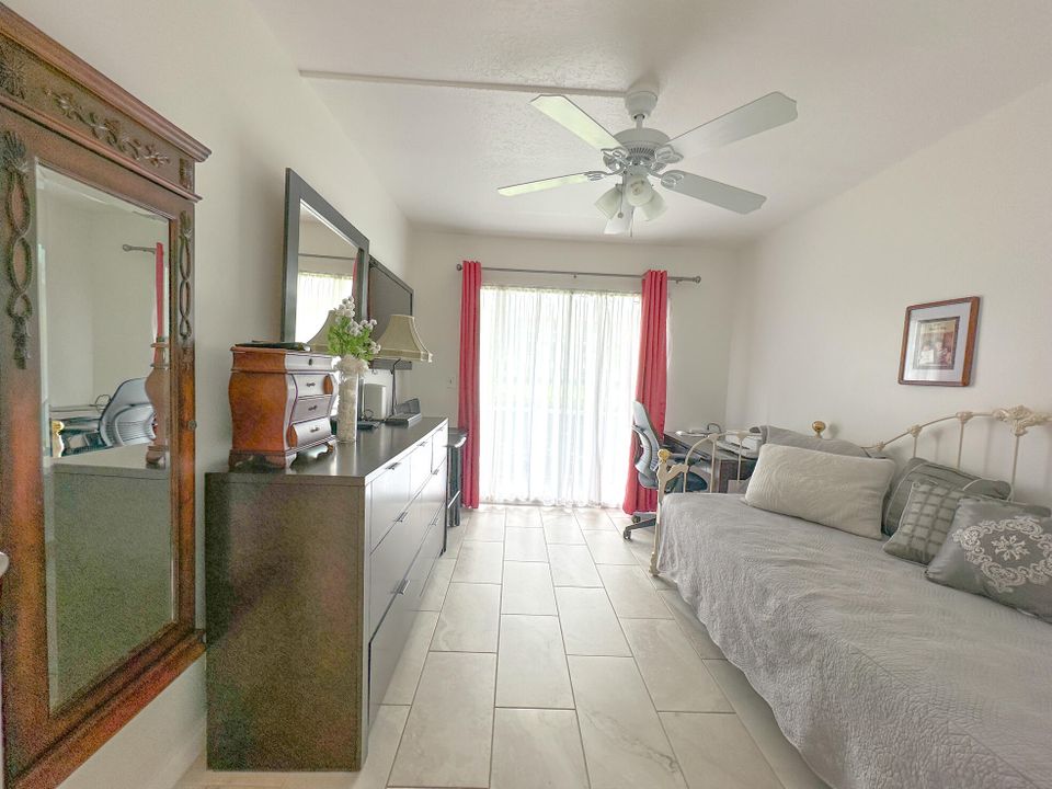 For Rent: $1,799 (2 beds, 1 baths, 840 Square Feet)