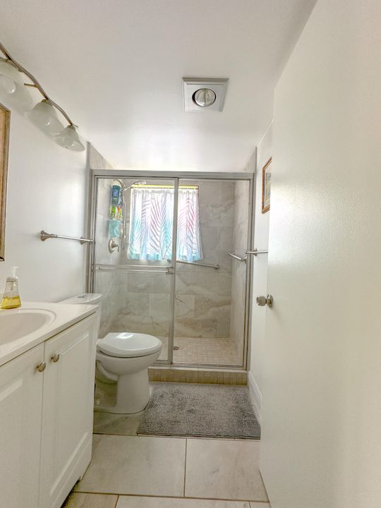 For Rent: $1,799 (2 beds, 1 baths, 840 Square Feet)