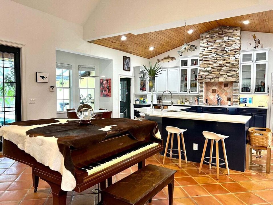 En Renta: $4,500 (4 camas, 3 baños, 3931 Pies cuadrados)