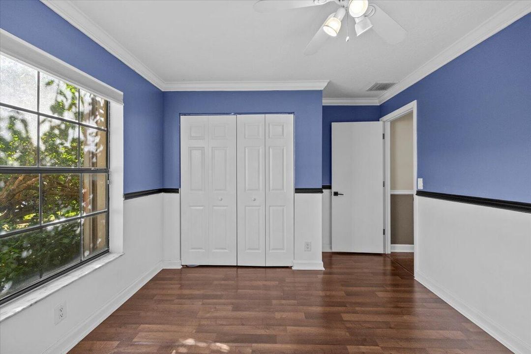 合同活跃: $775,000 (4 贝兹, 2 浴室, 2058 平方英尺)