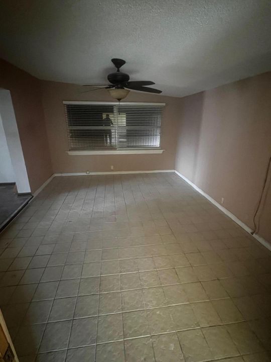 Active With Contract: $424,900 (2 beds, 1 baths, 1524 Square Feet)