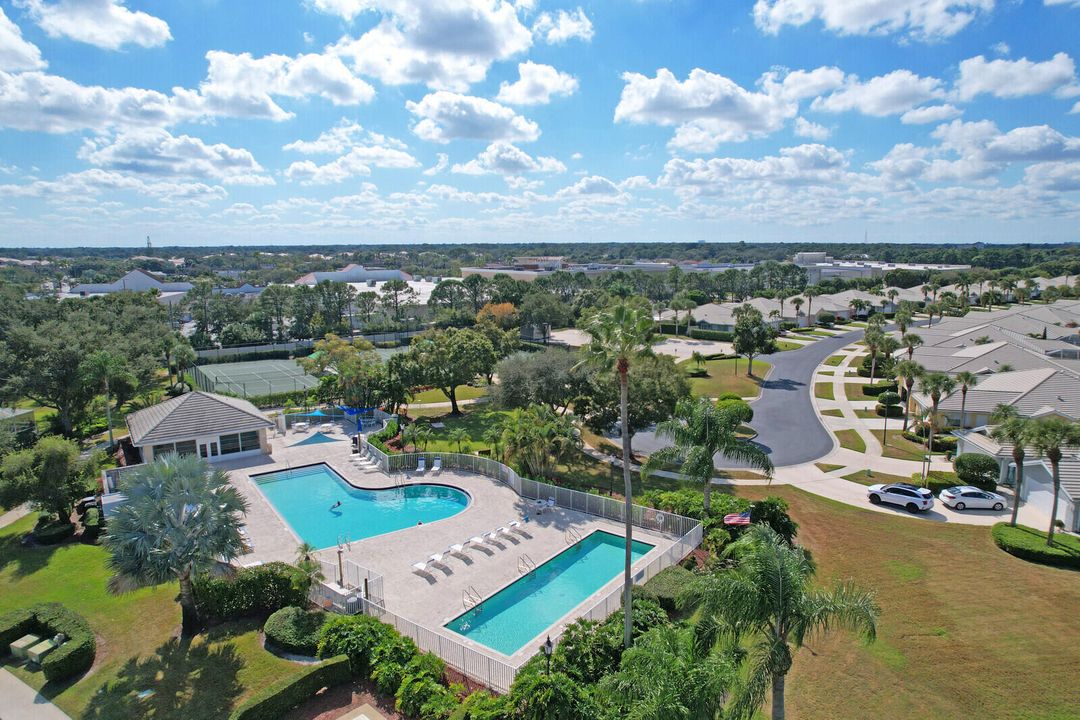 For Sale: $225,000 (2 beds, 2 baths, 1152 Square Feet)