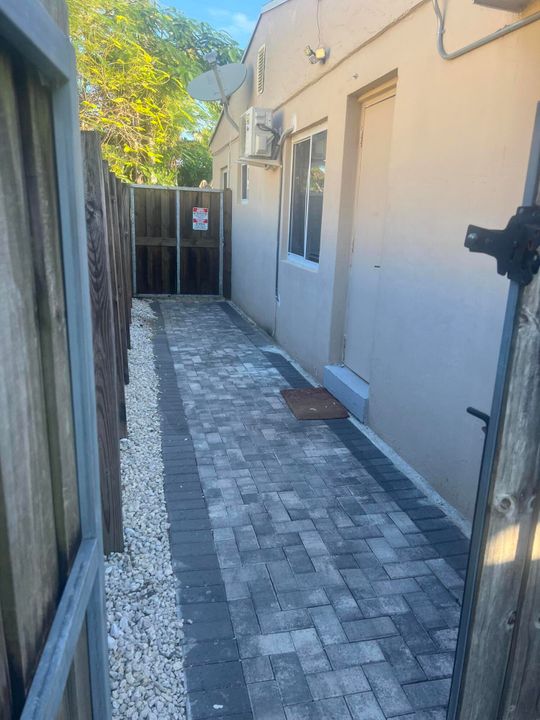 Под контрактом: $1,150 (1 спален, 1 ванн, 500 Квадратных фут)