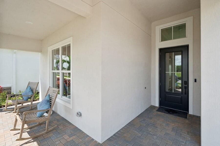 For Sale: $549,995 (2 beds, 2 baths, 2375 Square Feet)