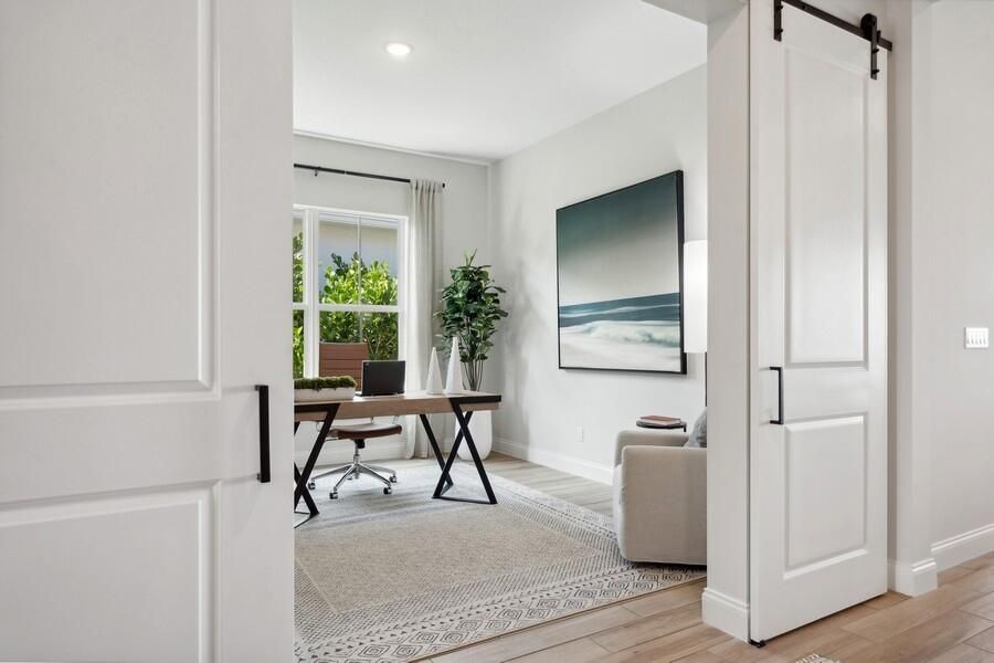 For Sale: $549,995 (2 beds, 2 baths, 2375 Square Feet)