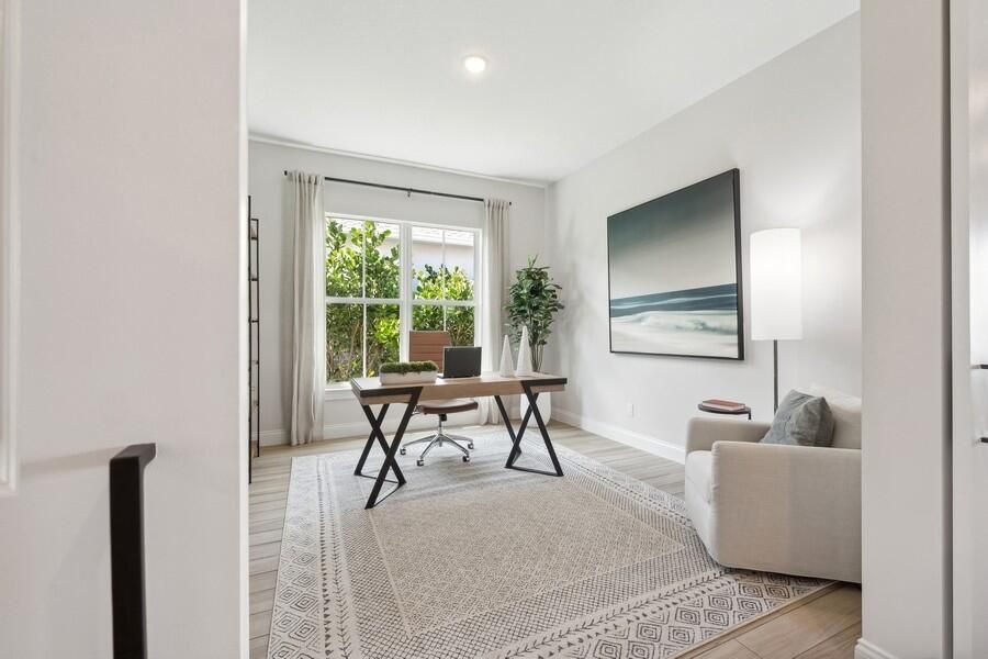 For Sale: $549,995 (2 beds, 2 baths, 2375 Square Feet)