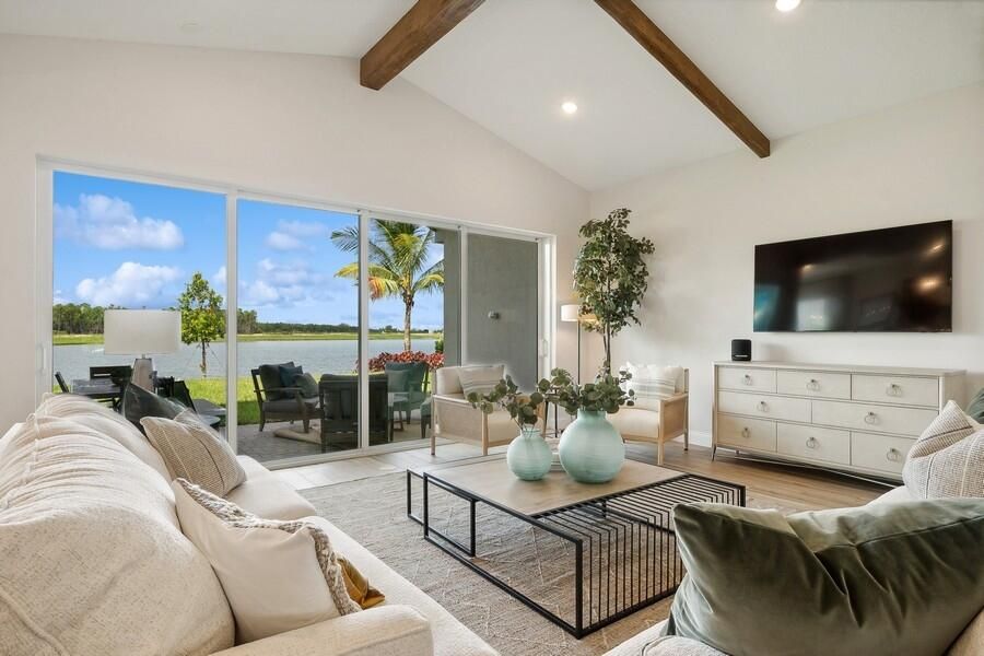 For Sale: $549,995 (2 beds, 2 baths, 2375 Square Feet)