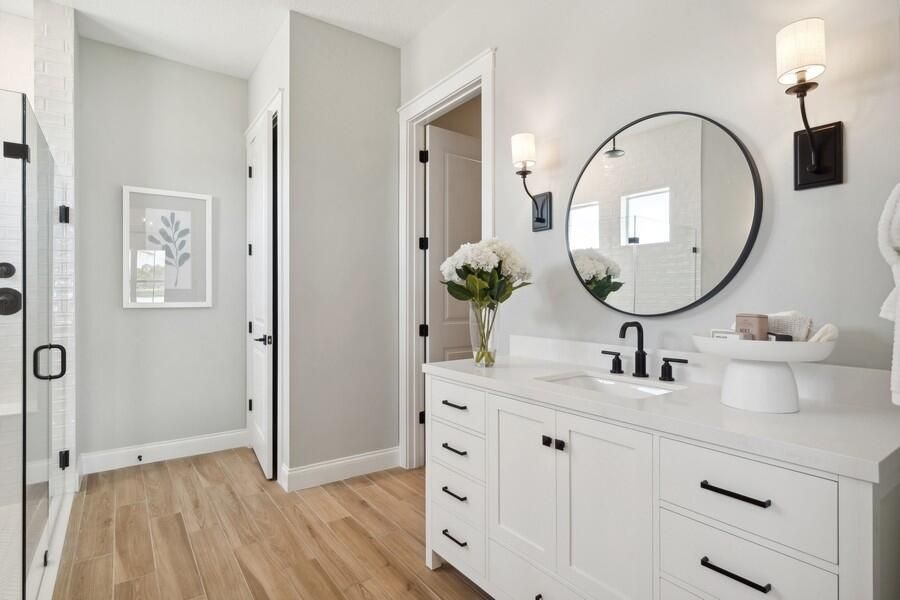 For Sale: $549,995 (2 beds, 2 baths, 2375 Square Feet)