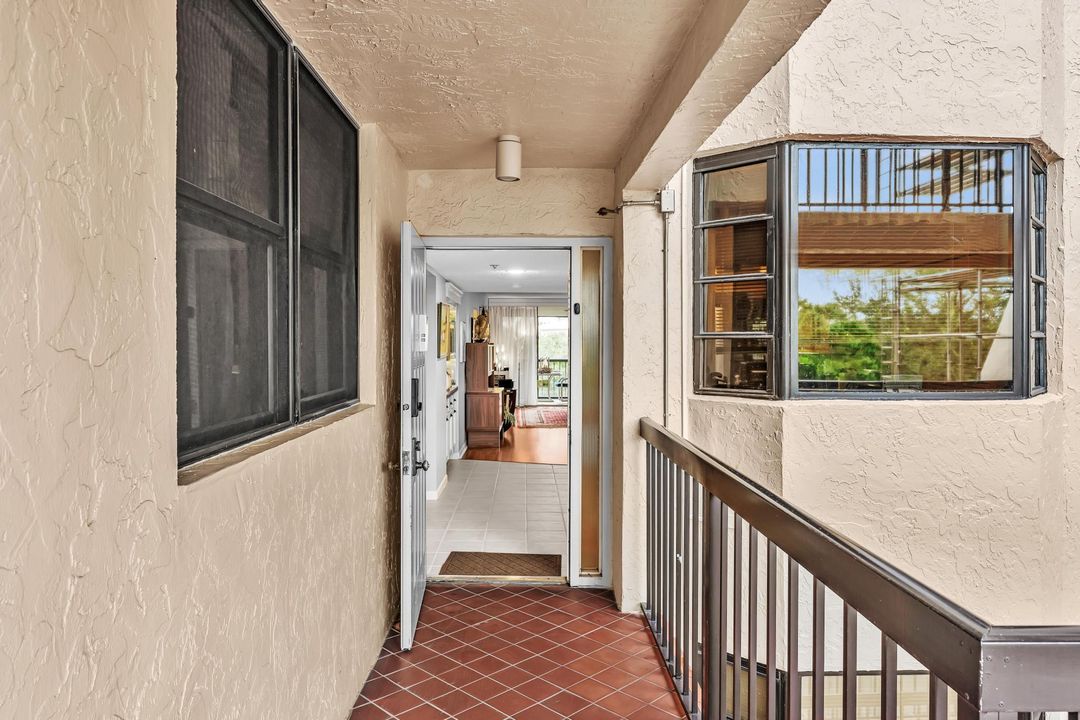 For Sale: $259,900 (2 beds, 2 baths, 1207 Square Feet)