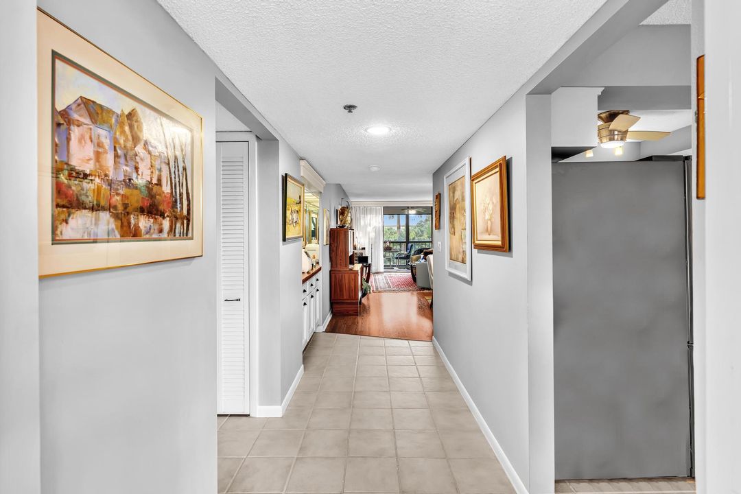 For Sale: $259,900 (2 beds, 2 baths, 1207 Square Feet)