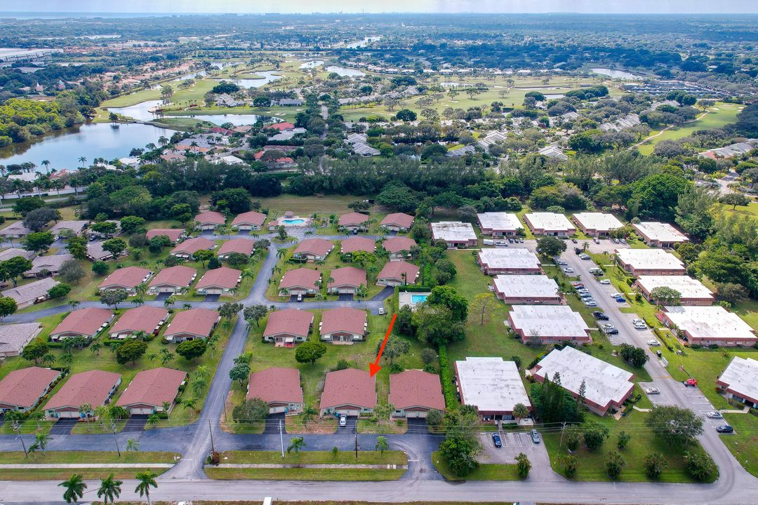 待售: $199,000 (2 贝兹, 2 浴室, 1114 平方英尺)