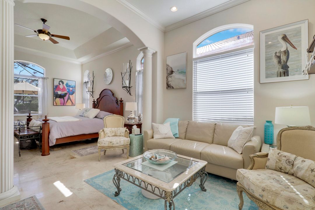 Под контрактом: $599,900 (4 спален, 2 ванн, 2827 Квадратных фут)