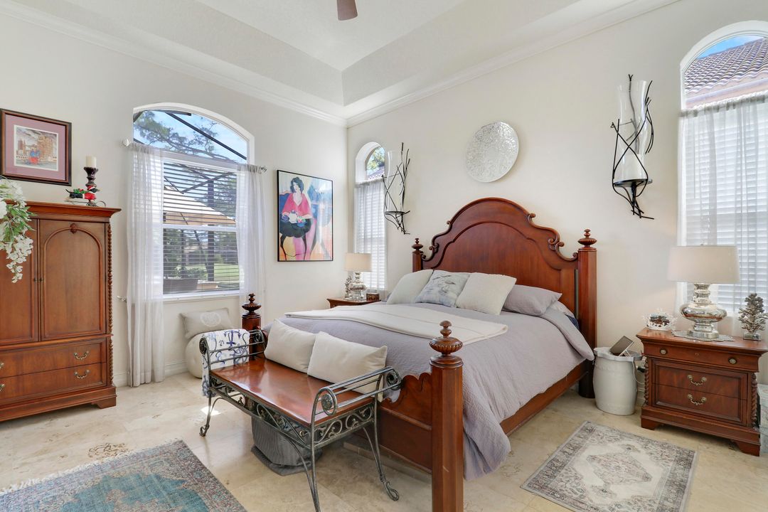 Под контрактом: $599,900 (4 спален, 2 ванн, 2827 Квадратных фут)