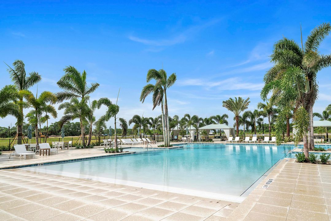 En Venta: $624,995 (2 camas, 2 baños, 2375 Pies cuadrados)