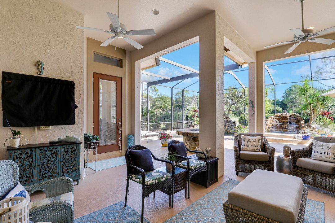 Под контрактом: $599,900 (4 спален, 2 ванн, 2827 Квадратных фут)