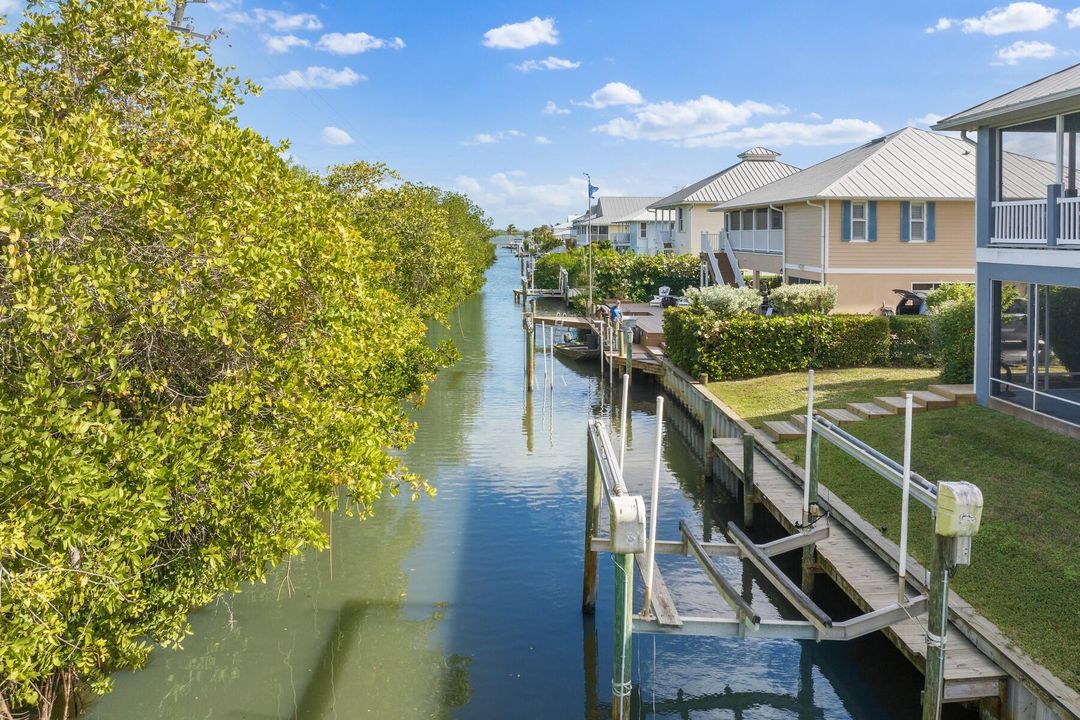 For Sale: $849,999 (3 beds, 2 baths, 3176 Square Feet)