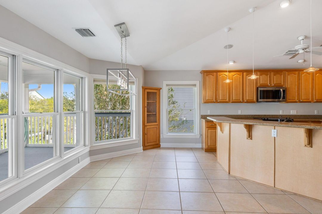 For Sale: $849,999 (3 beds, 2 baths, 3176 Square Feet)