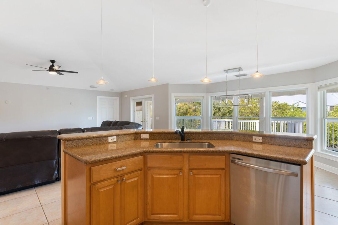 For Sale: $849,999 (3 beds, 2 baths, 3176 Square Feet)