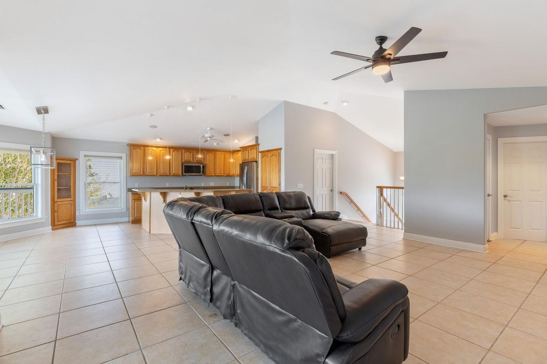 For Sale: $849,999 (3 beds, 2 baths, 3176 Square Feet)