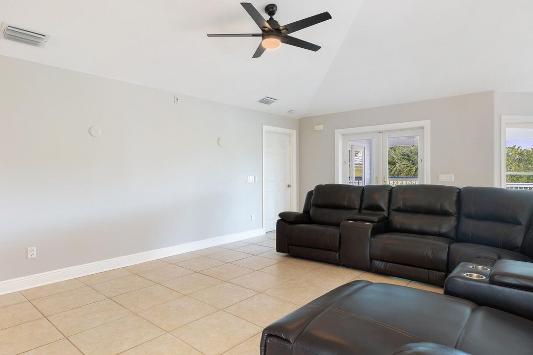 For Sale: $849,999 (3 beds, 2 baths, 3176 Square Feet)