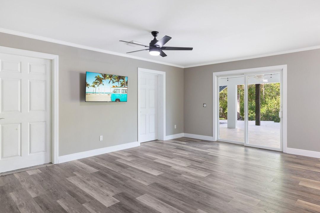 For Sale: $849,999 (3 beds, 2 baths, 3176 Square Feet)