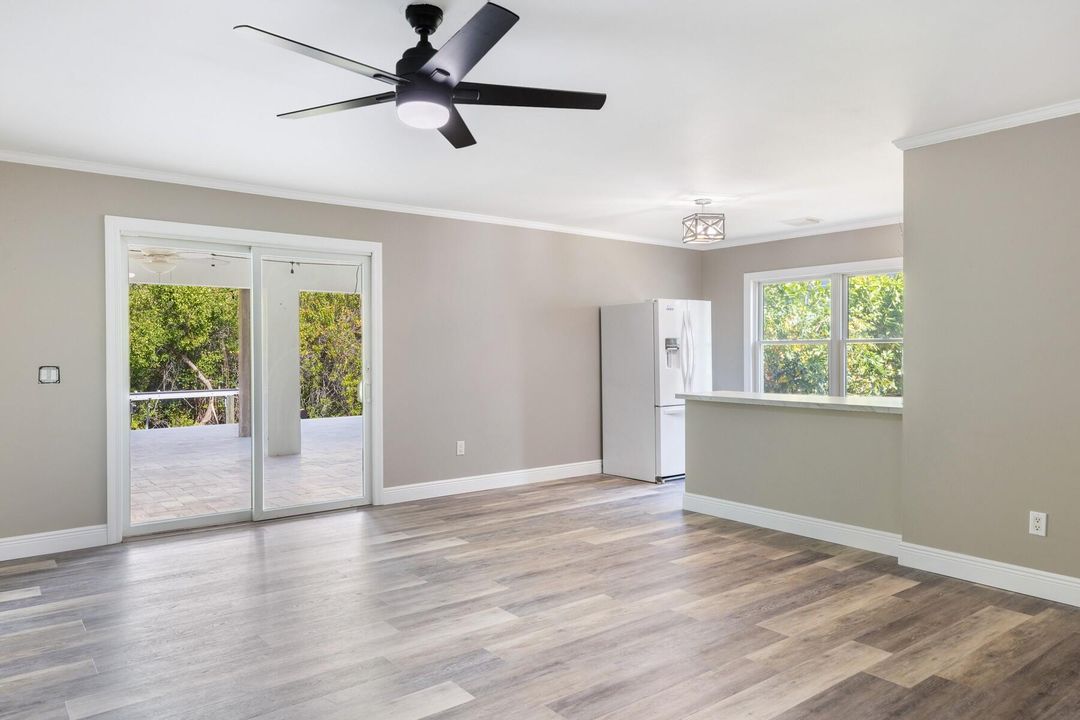 For Sale: $849,999 (3 beds, 2 baths, 3176 Square Feet)