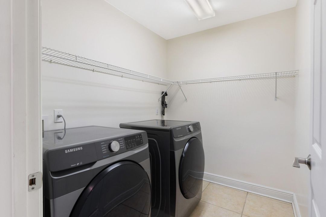 For Sale: $849,999 (3 beds, 2 baths, 3176 Square Feet)